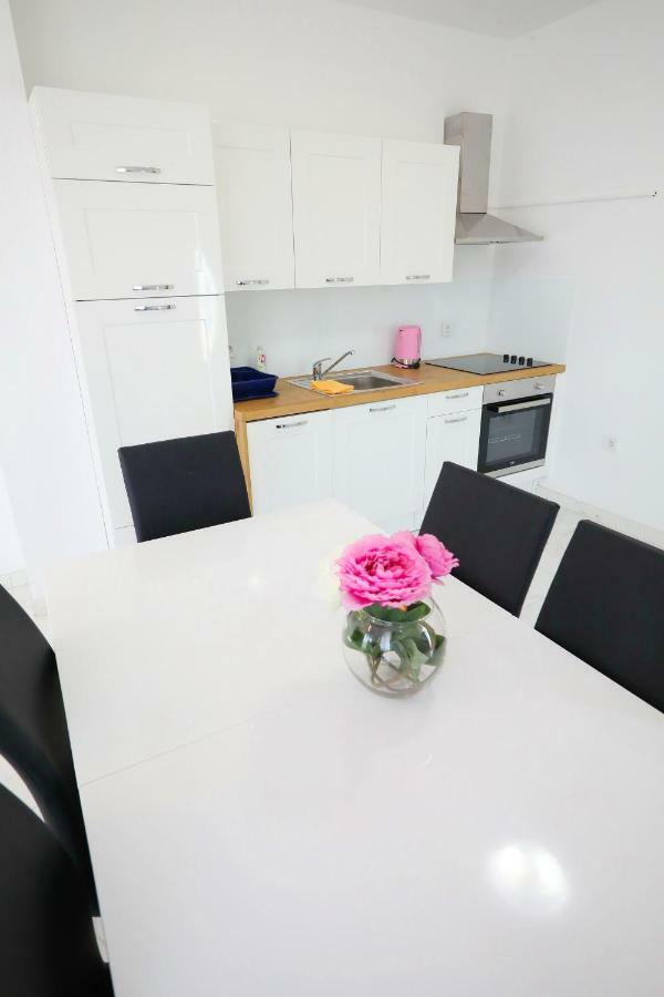 Apartment Vlado Mitar