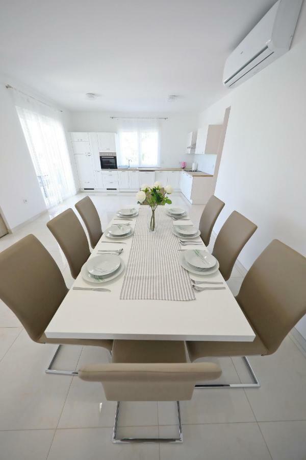 Apartment Vlado Mitar *