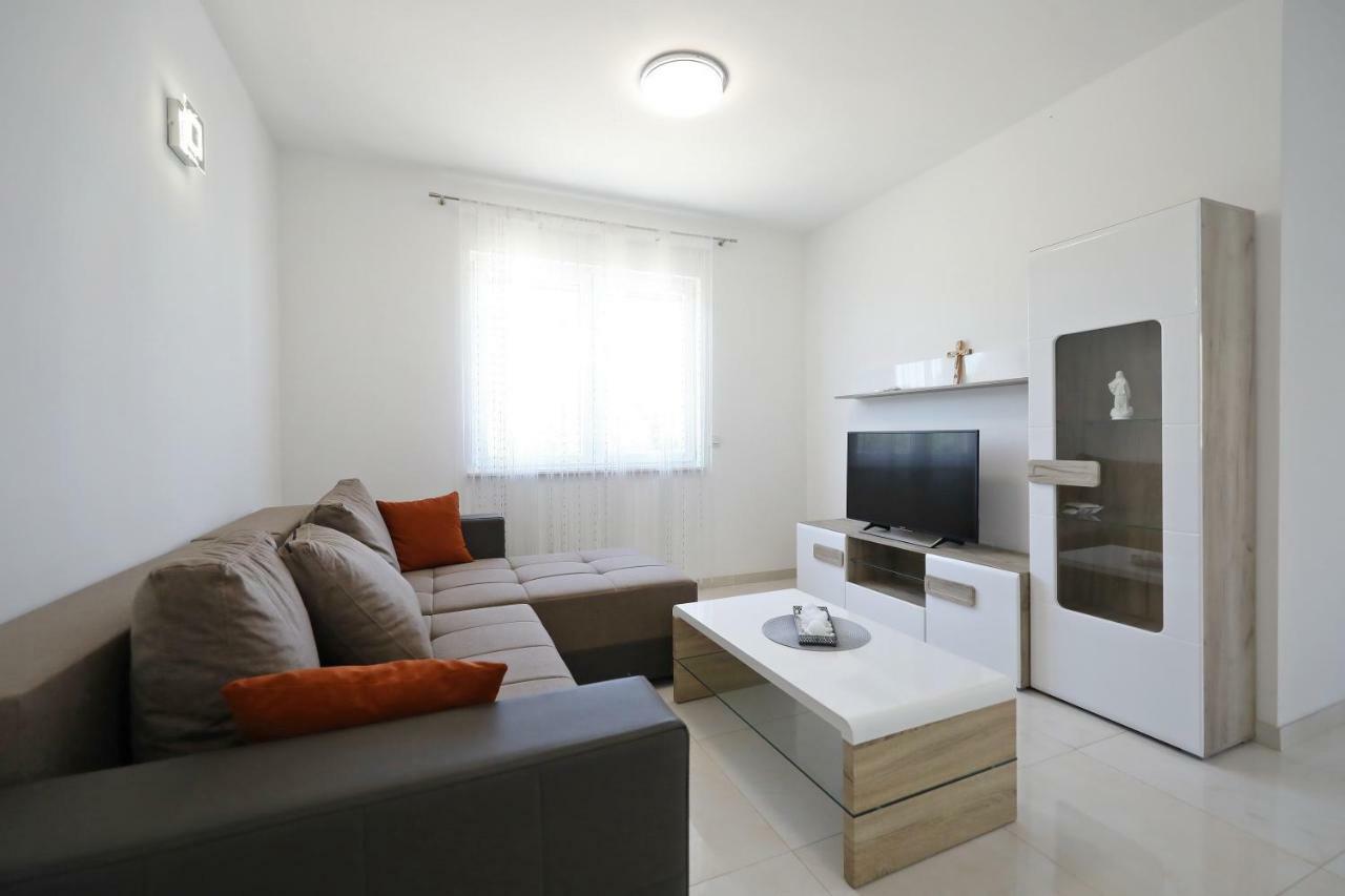 Apartment Vlado Mitar Sukošan