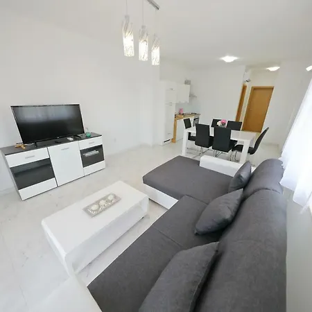 Apartmani Vlado Mitar Sukosan Exterior photo
