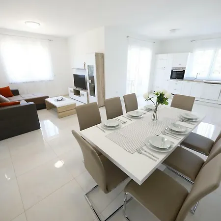 Apartmani Vlado Mitar Sukosan Exterior photo