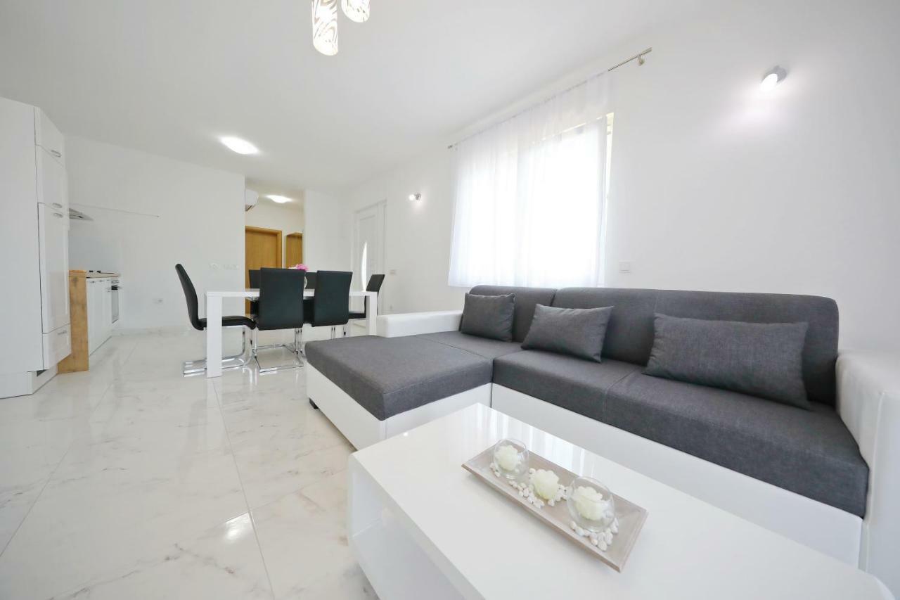 Vlado Mitar Apartment *