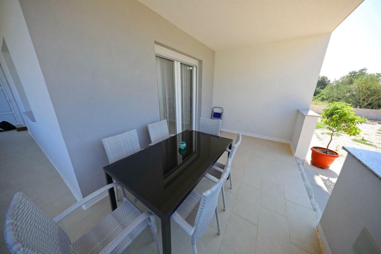 Vlado Mitar Apartment Sukosan